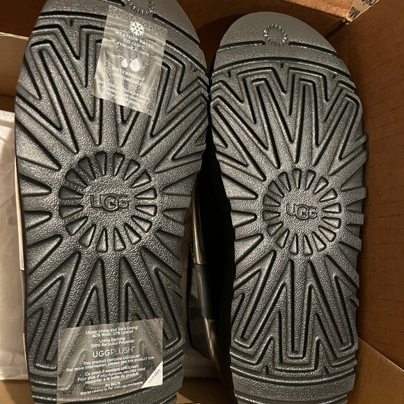 Womens Ugg size 6 Black CLASSIC CLEAR MINI Ankle Rain Snow Boots [1113190-BLK] - Picture 13 of 15